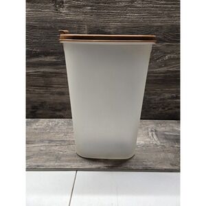 Tupperware 1615-4. 12 1/4 cups MODULAR MATES Container w/ Brown Flip Lid